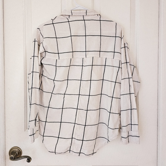 Old Navy Oversized Flannel Size XS White with Gray Windowpane Pattern - Picture 4 of 5
